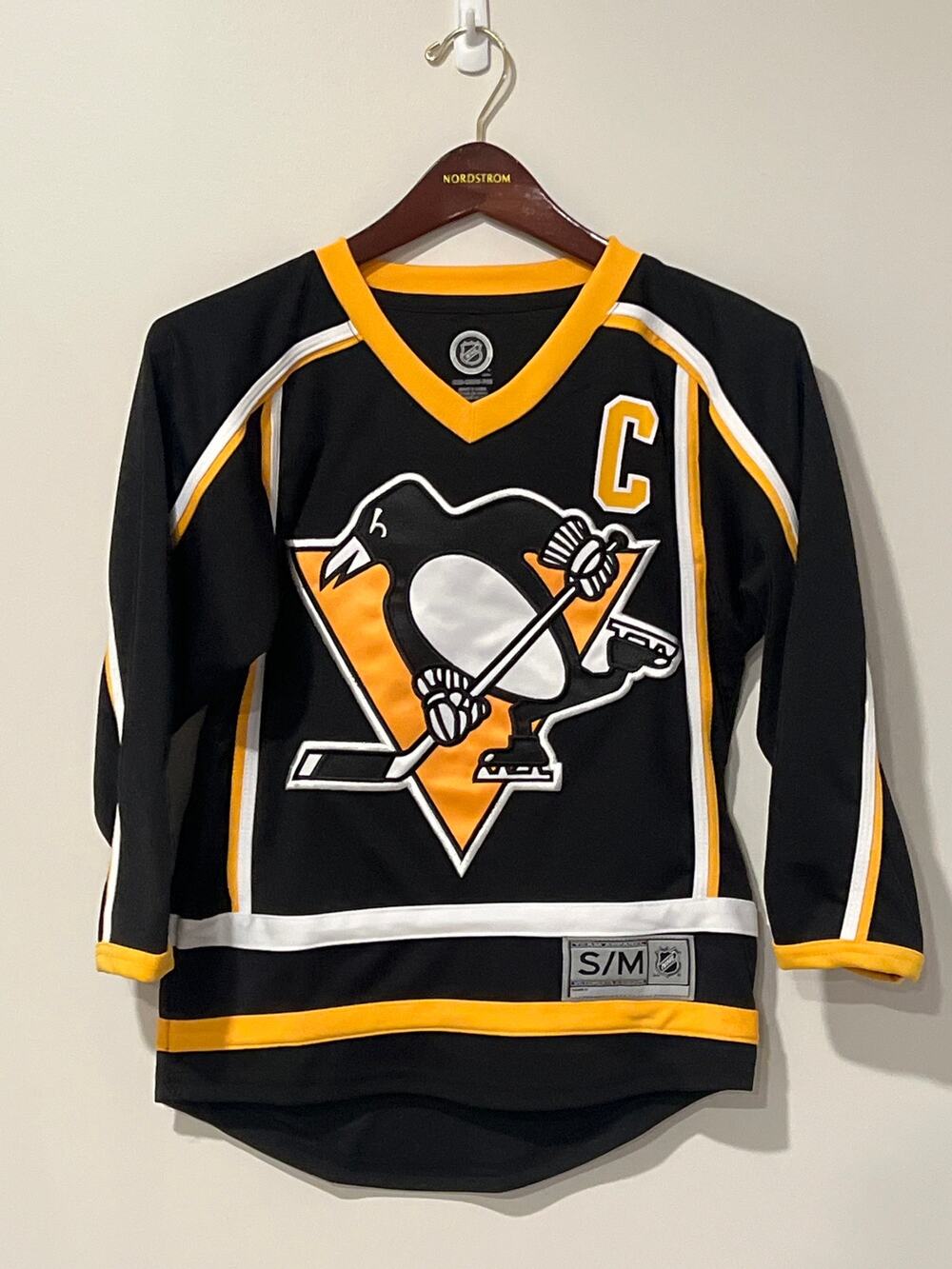 NHL, Penguins, Crosby jersey, Size Youth S/M, 1537U